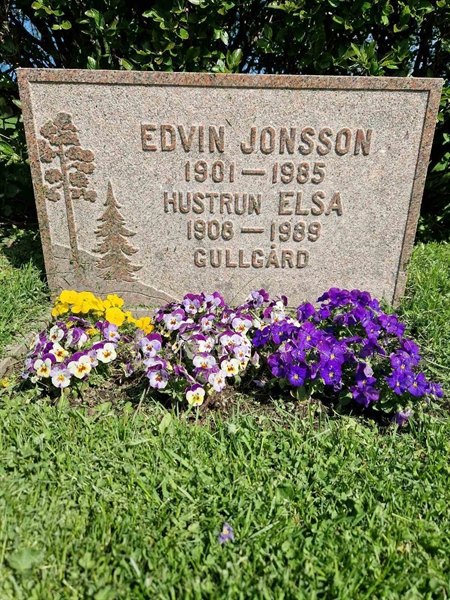 Grave number: 501 29 5524-5525