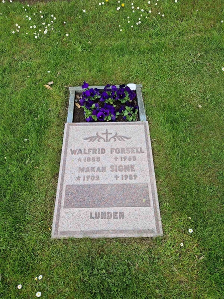 Grave number: 04 F    3, 4