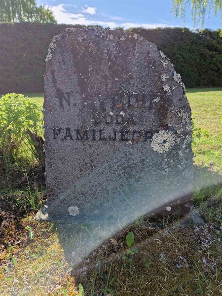 Grave number: 2 15 1913, 1914, 1915, 1916