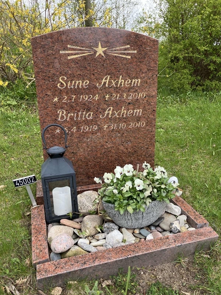 Grave number: NÅ U45     2