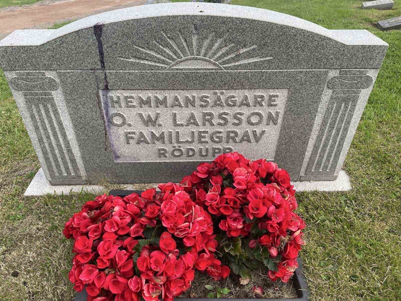 Grave number: 001 1   271