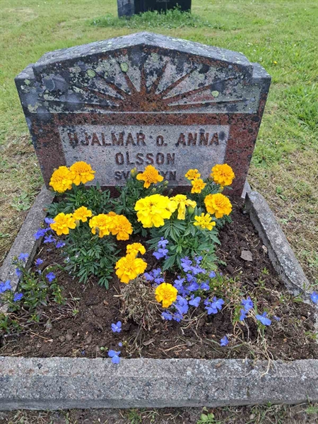 Grave number: 001 2   553