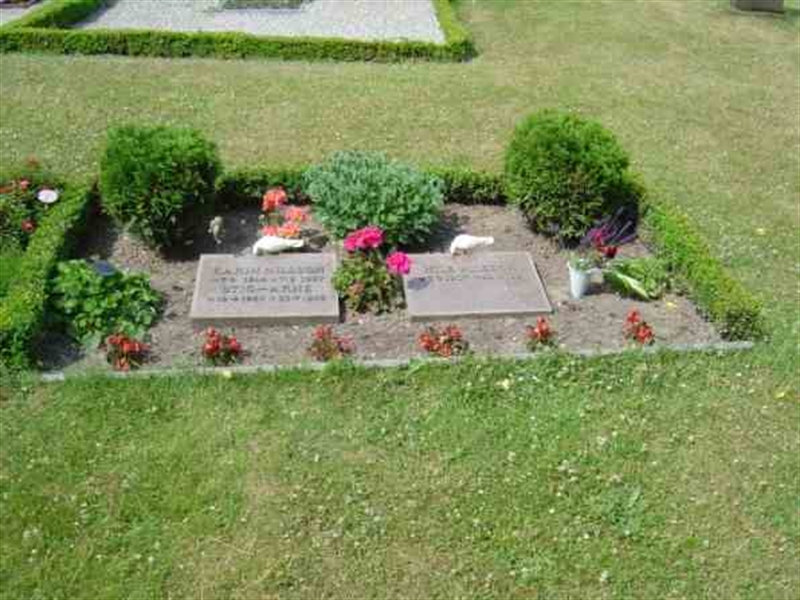 Grave number: FLÄ A   101-102