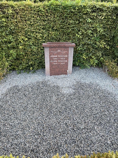 Grave number: NK X    19