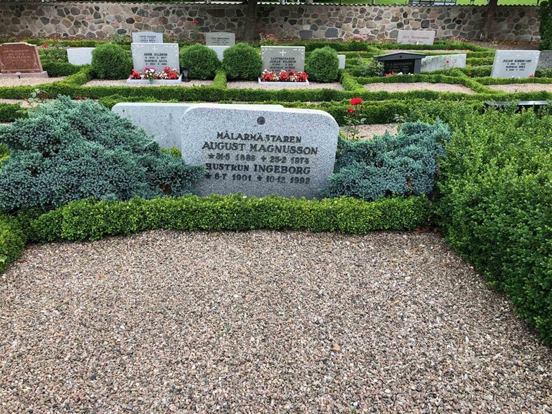 Grave number: KÅ 04    23, 24