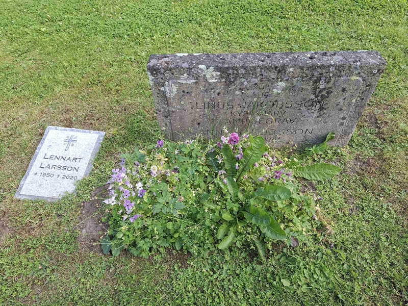 Grave number: 001 2   799