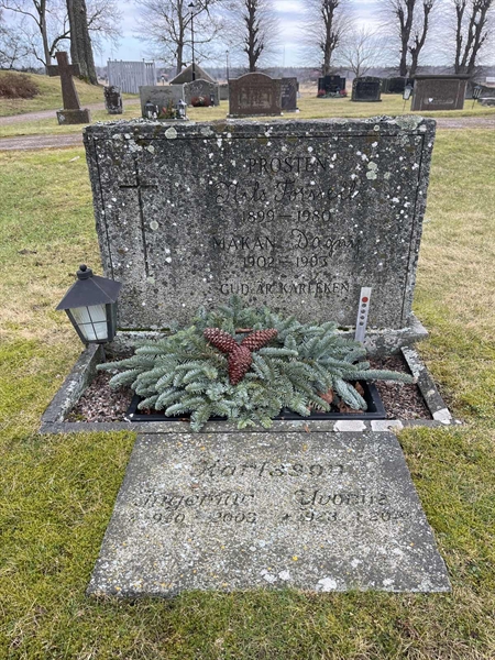 Grave number: HA D    41, 42