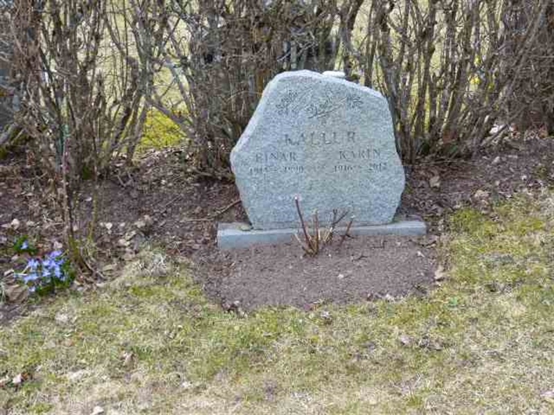 Grave number: 1 D 4  2742