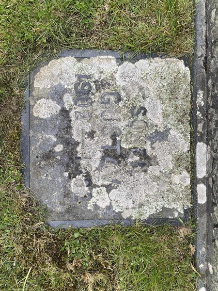 Grave number: 1 04 258, 259