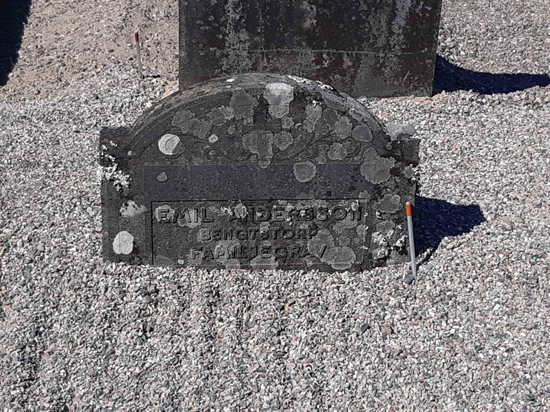 Grave number: VI V:A    73