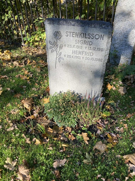 Hautatunnus: 1 H   413