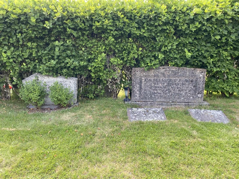 Grave number: 8 1 02    82-83c