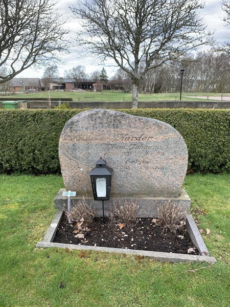 Grave number: SÖ L    26, 27