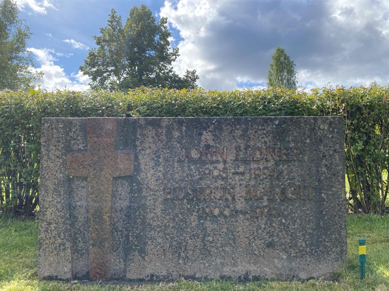 Grave number: 1 18 63, 64
