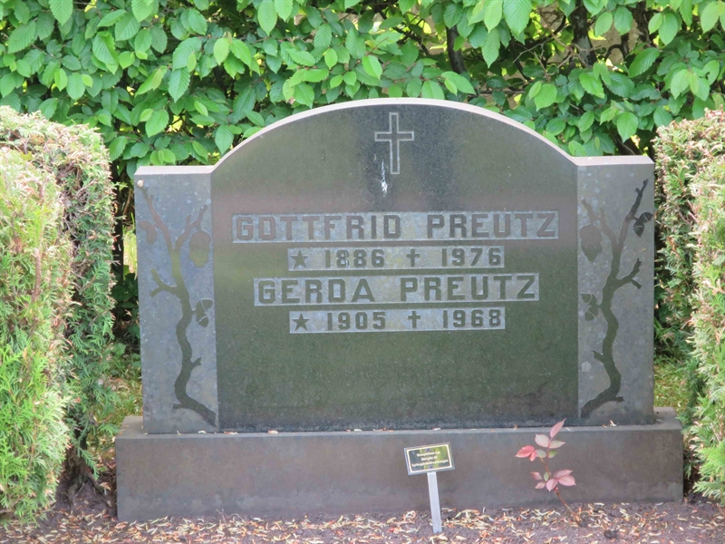 Grave number: HÖB 66    14