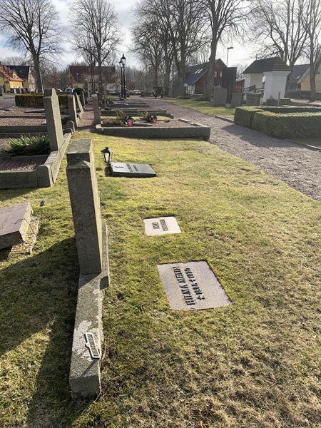 Grave number: SÖ E   110, 111