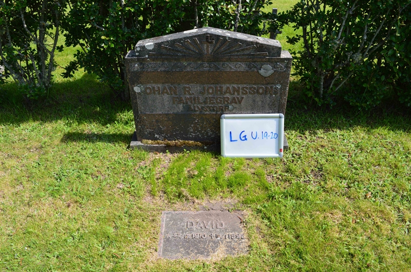 Grave number: LG U    19, 20
