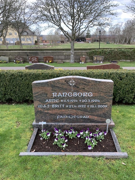 Grave number: SÖ L    10, 11