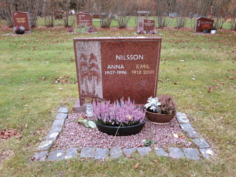 Grave number: HNB I    82