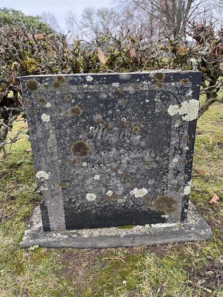 Grave number: Vårv Kv4 198