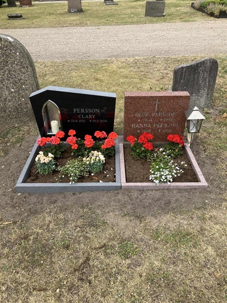 Grave number: 1 14 28-29