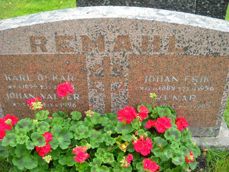 Grave number: 3 MB 12 44-45