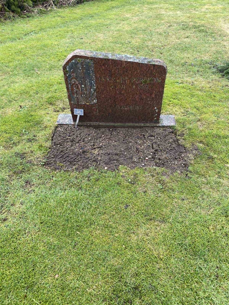 Grave number: 40 C   216