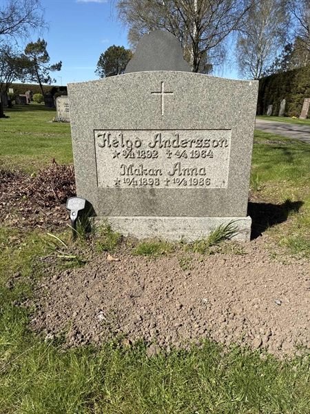 Gravnummer: 22 D   166