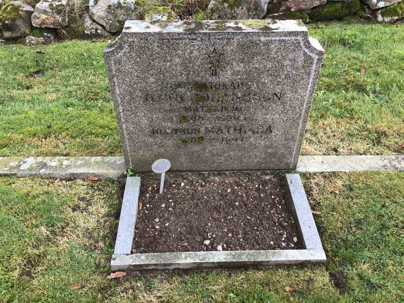 Grave number: 40 B   182-183