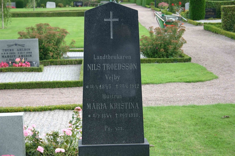 Grave number: NK ND A   132a, 132b, 132c, 132d, 132e