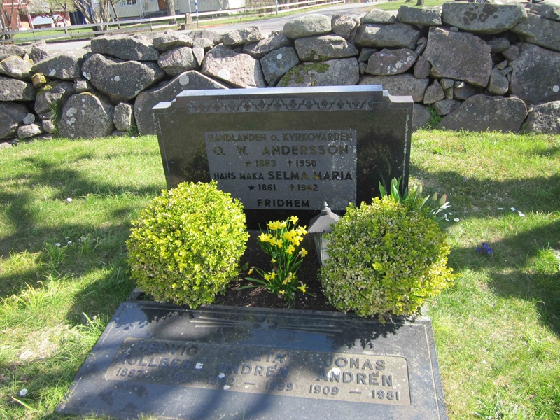 Grave number: 04 C    6, 7