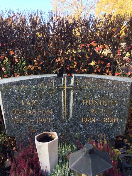 Grave number: KV 19    74-75