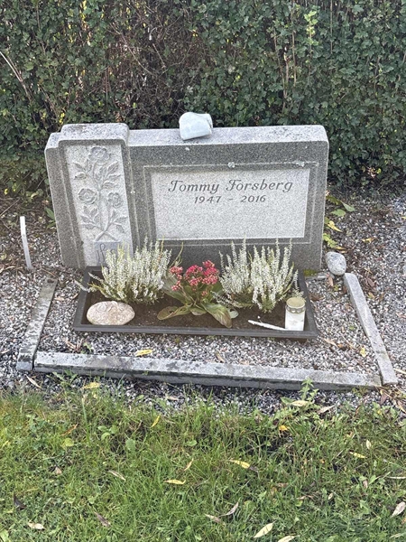 Grave number: 4 N ND   415