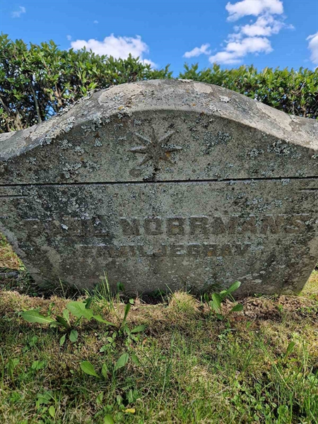 Grave number: 501 21 4137-4140
