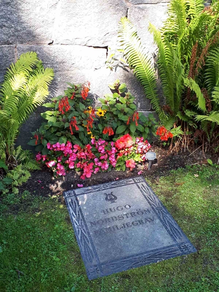 Grave number: NK F G    10