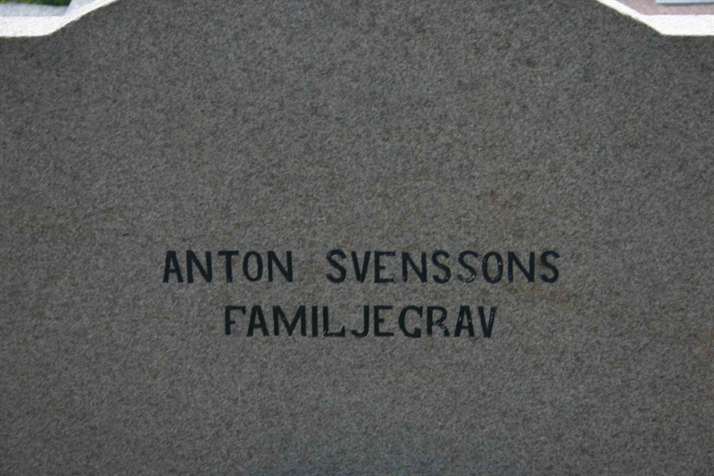 Grave number: NK SD B 8a, 8b, 8c