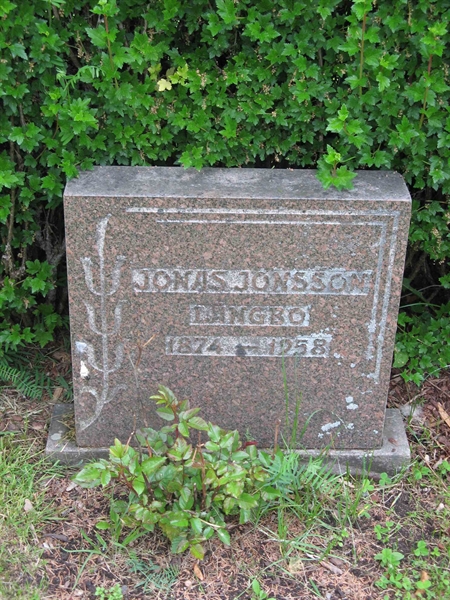 Grave number: A E  153