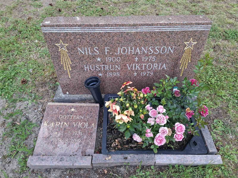 Grave number: 001 2   971