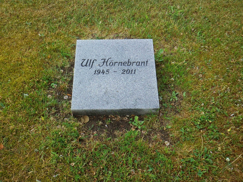 Grave number: LO K    42, 43