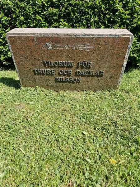 Grave number: 501 26 5299-5300