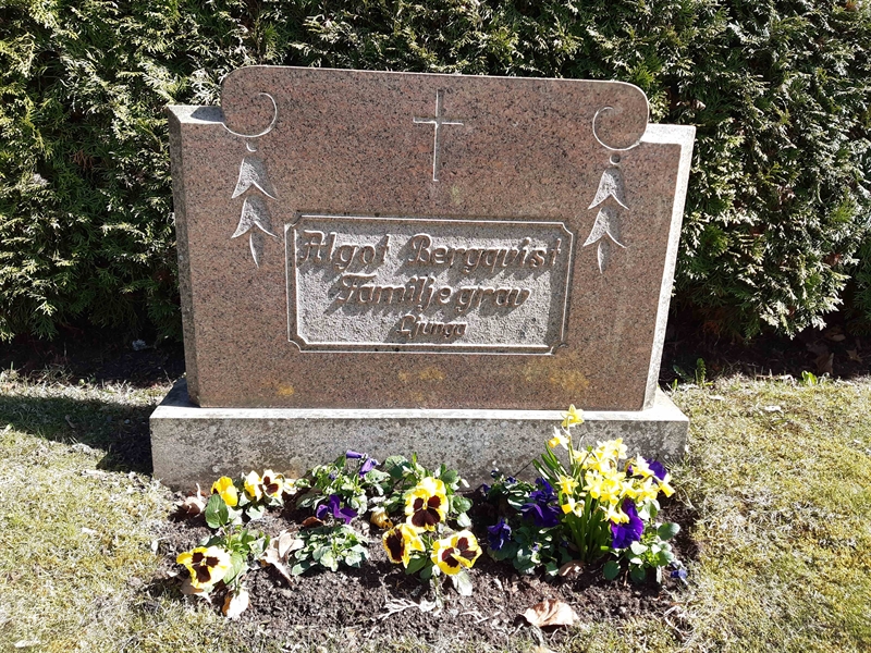 Grave number: HM 17   67, 68