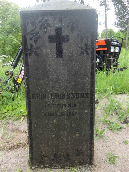 Grave number: 2 C   055