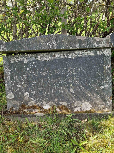 Grave number: 501 20 3996-3999