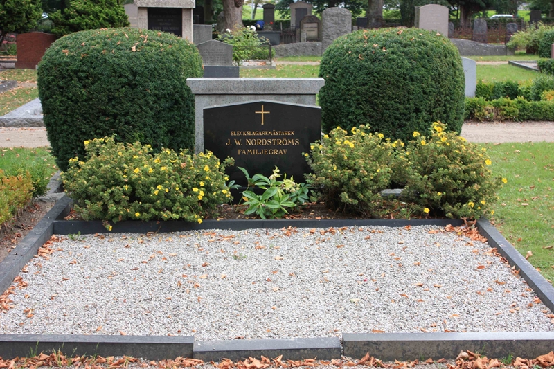 Grave number: Ö 12y    14, 15