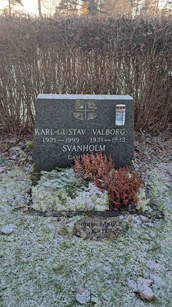 Grave number: 6 05    228, 229