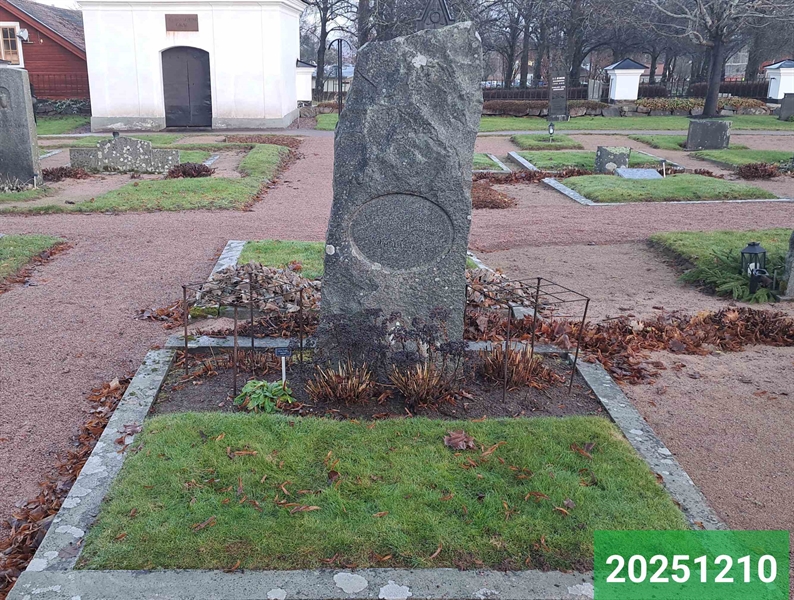 Hautatunnus: 1 N   126