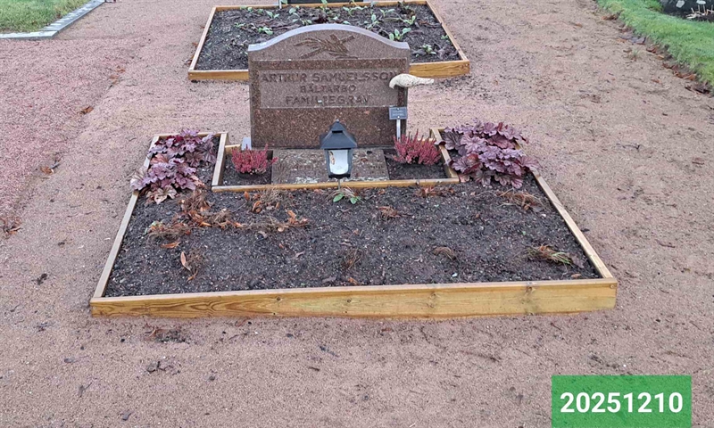 Grave number: 1 N   138