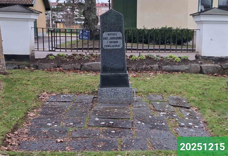 Hautatunnus: 1 N    32