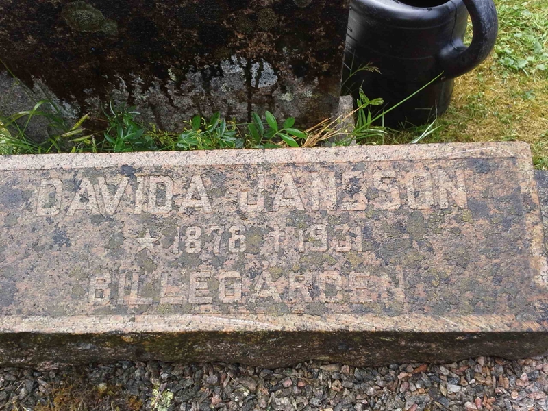 Grave number: HJ  1020A