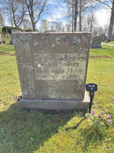 Gravnummer: 22 DD    32